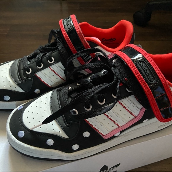 Adidas Hello Kitty Women’s Forum Low - Picture 6 of 8